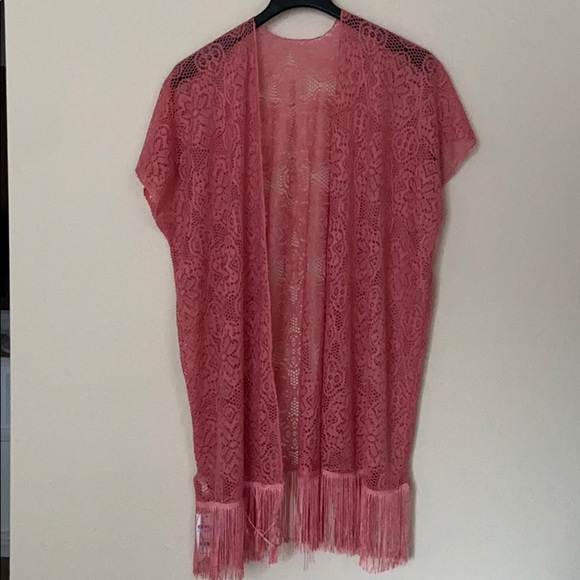 LACE SHRUG CARDIGAN OR BEACH COVERUP - Picture 2 of 10